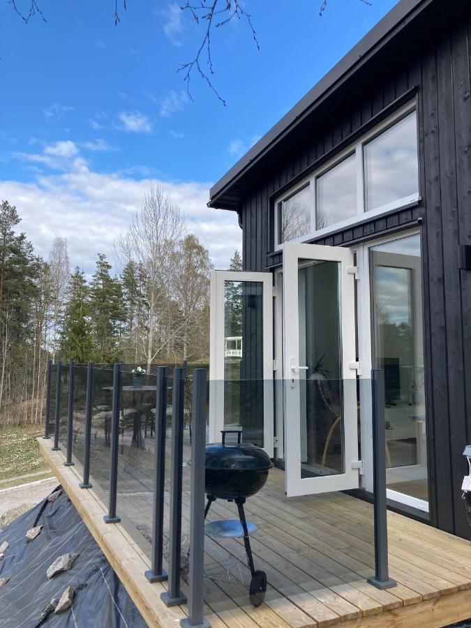 Cabin In The Woods, Close To Lake Maelaren Eskilstuna Kültér fotó